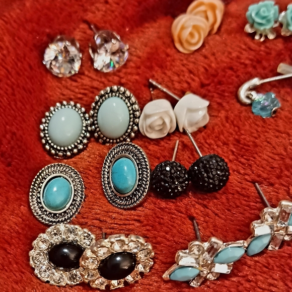 Earring Bundle - Picture 4 of 4